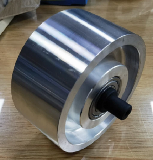 Belt sander clearance pulleys