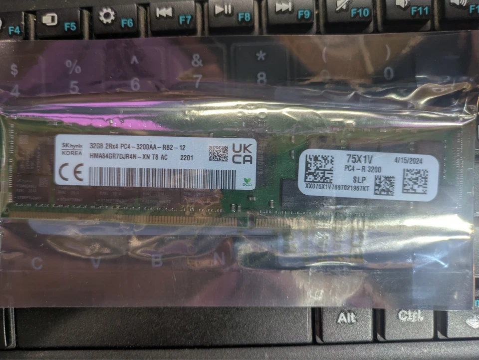 SK HYNIX 32 GB DDR4 Server RAM PC4-3200AA HMA84GR7DJR4N-XN - Image 1 of 1