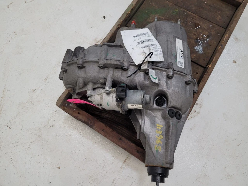 2017 - 2020 CHEVROLET SUBURBAN 1500  Transfer Case Transfer Case Opt Nqh ID AY8  Foto 3 de 4