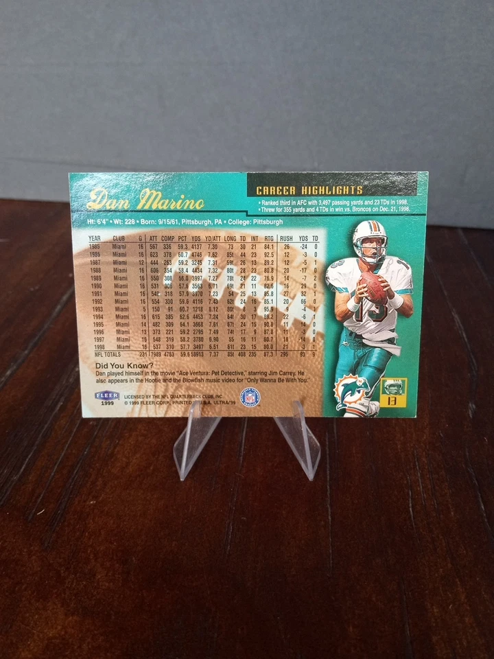 1999 Fleer Ultra - Dan Marino 亲笔签名彩虹卡编号 13 — 第 2/4 张图片