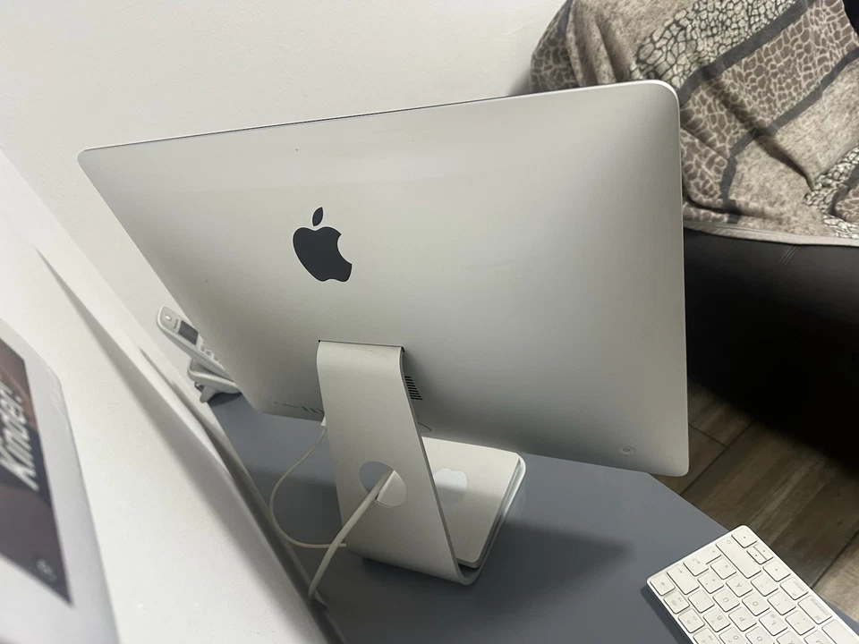 Apple iMac 21.5-inch LED 16:9, Intel Core i5, 8 GB DDR3, AMD Radeon, 500 GB FP - Bild 2 von 4