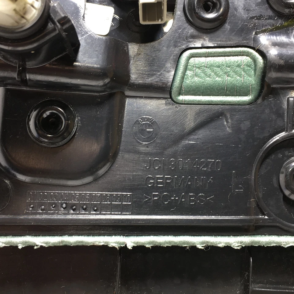 BMW OEM 540i FRONTAL LADO DEL CONDUCTOR INTERIOR PANEL CUBIERTA MOLDURA 2017-2020 Foto 3 de 4