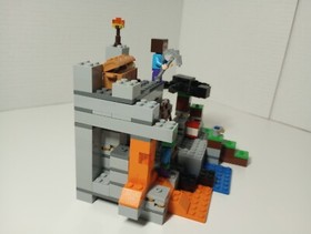 LEGO Minecraft The Cave #21113 100% Complete w/Box PLUS 8.5" STEVE Action Figure