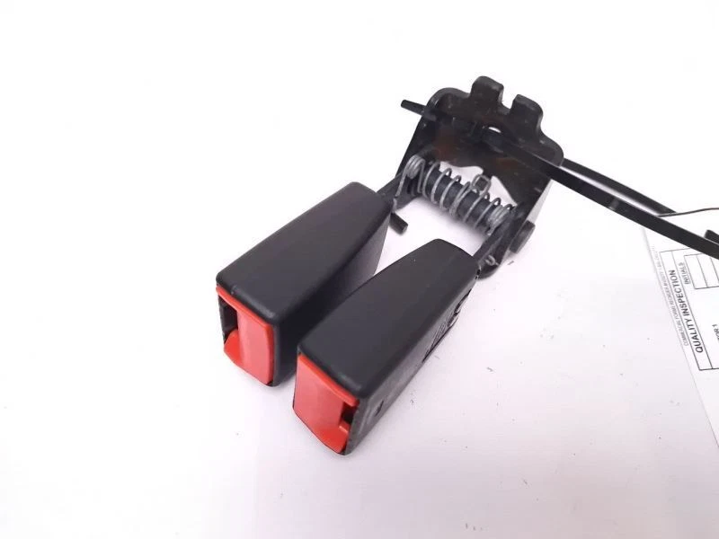 Hebilla de cinturón de seguridad trasero derecho se adapta a Land Rover LR2 2010 Foto 2 de 4