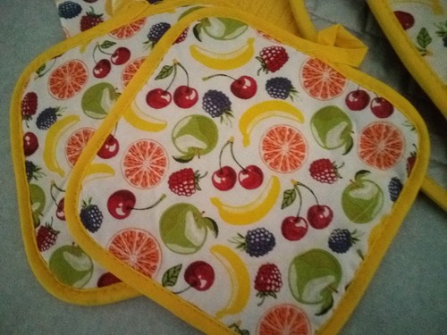 (NEW) 7 pc Smart Home Essentials for Living Kitchen Gift Set Oven Mitt Hot Pad.. - Picture 3 of 7