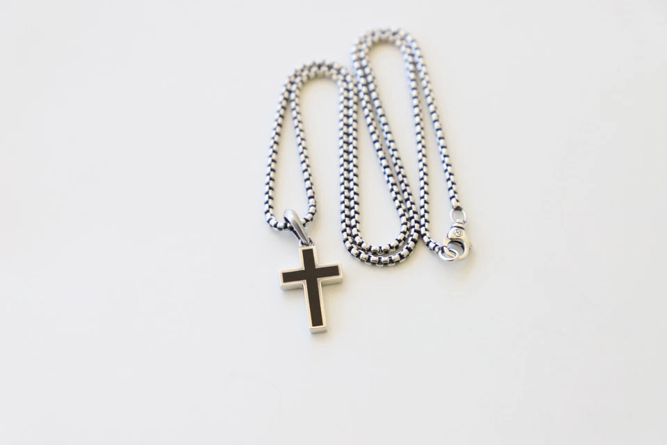 David Yurman Cruz de Piedra Exótica de Plata de Ley con Collar de Cadena de Caja de 2,7 mm Foto 4 de 4