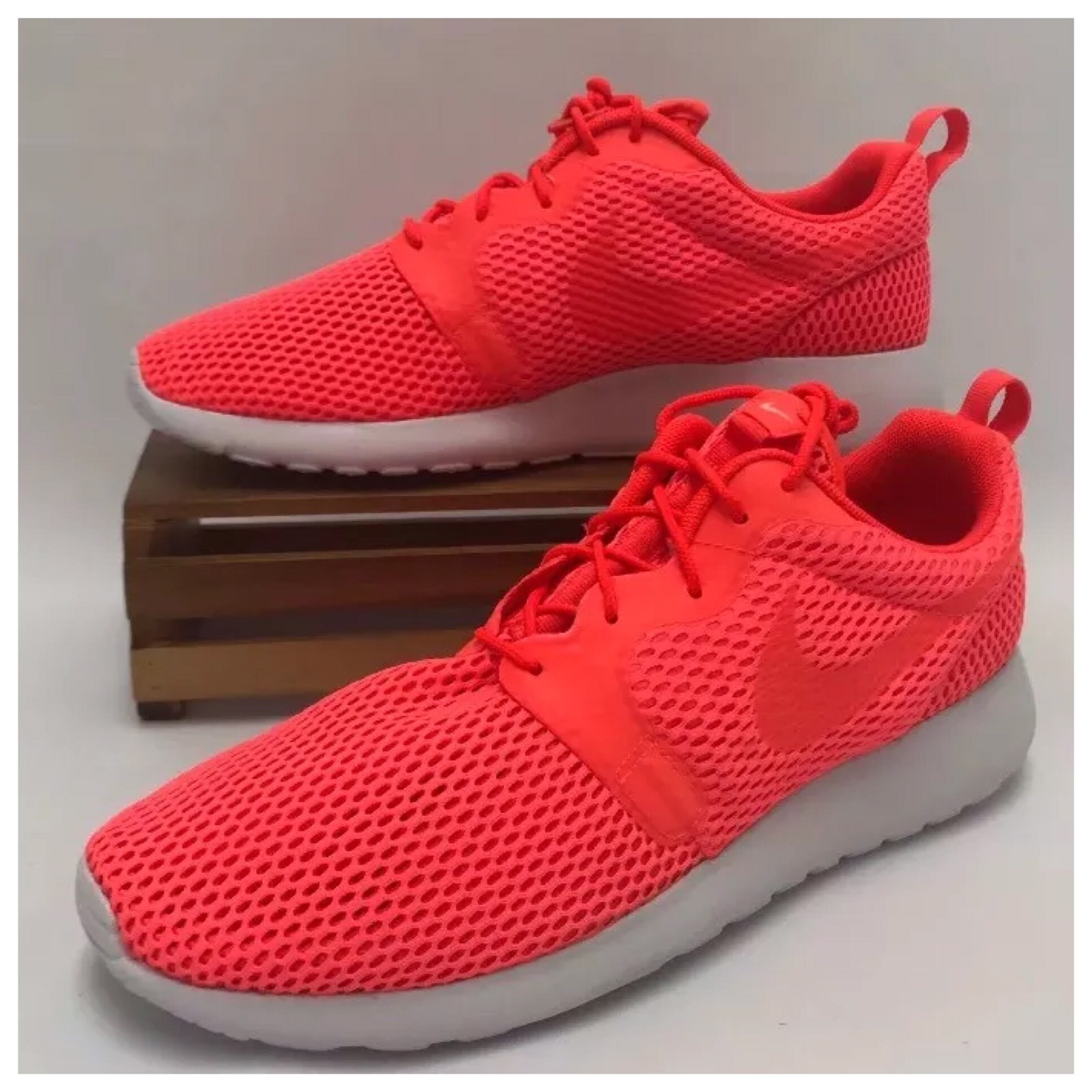 Wild casual shoes Nike Roshe One HYP Hyperfuse BR Total Crimson White 833125 800 Msrp Price reduction Wild casual shoes Nike Roshe One HYP Hyperfuse BR Total Crimson White 833125 800 Msrp Price reduction