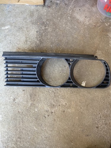 BMW E30 Scheinwerferblende Ziergitter Kühlergrill Links 1876091 Original