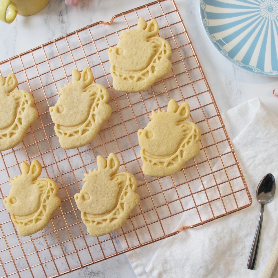 Cortador de galletas White Rabbit - Alicia en el País de las Maravillas fiesta del té Foto 4 de 4