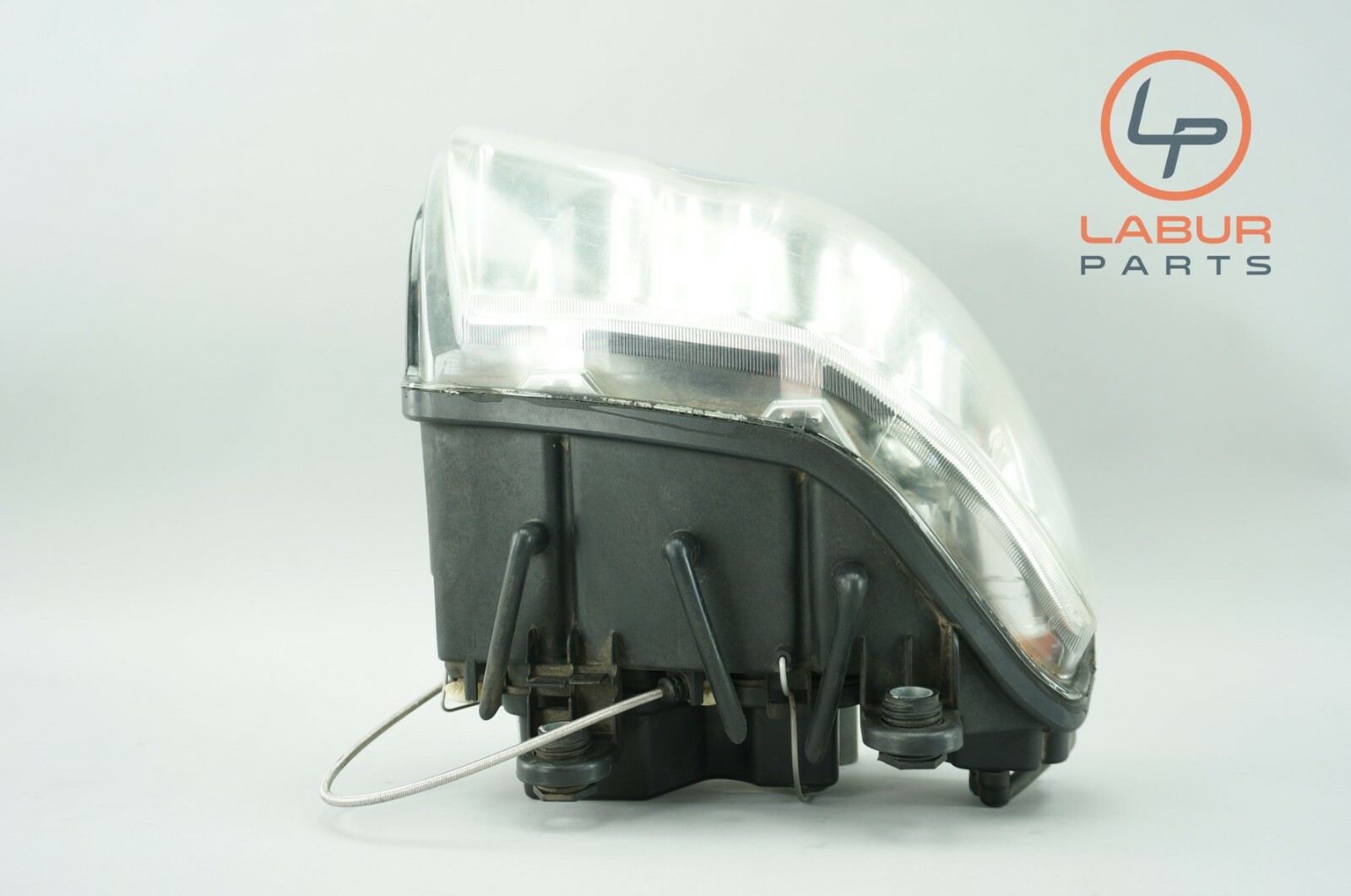 M139 03-08 Maserati Quattroporte Front Right Side Bi Xenon Headlight Tested H367