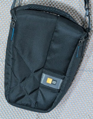 Case Logic camera /camcorder bag with strap Small /Medium Used