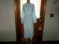 vintage Cinema etoile Nightgown L/S Baby blue white lace sz med. USA