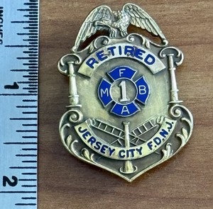 obsolete RETIRED JERSEY CITY NJ FIRE DEPARTMENT FIREFIGHTER BADGE - FULL SIZE