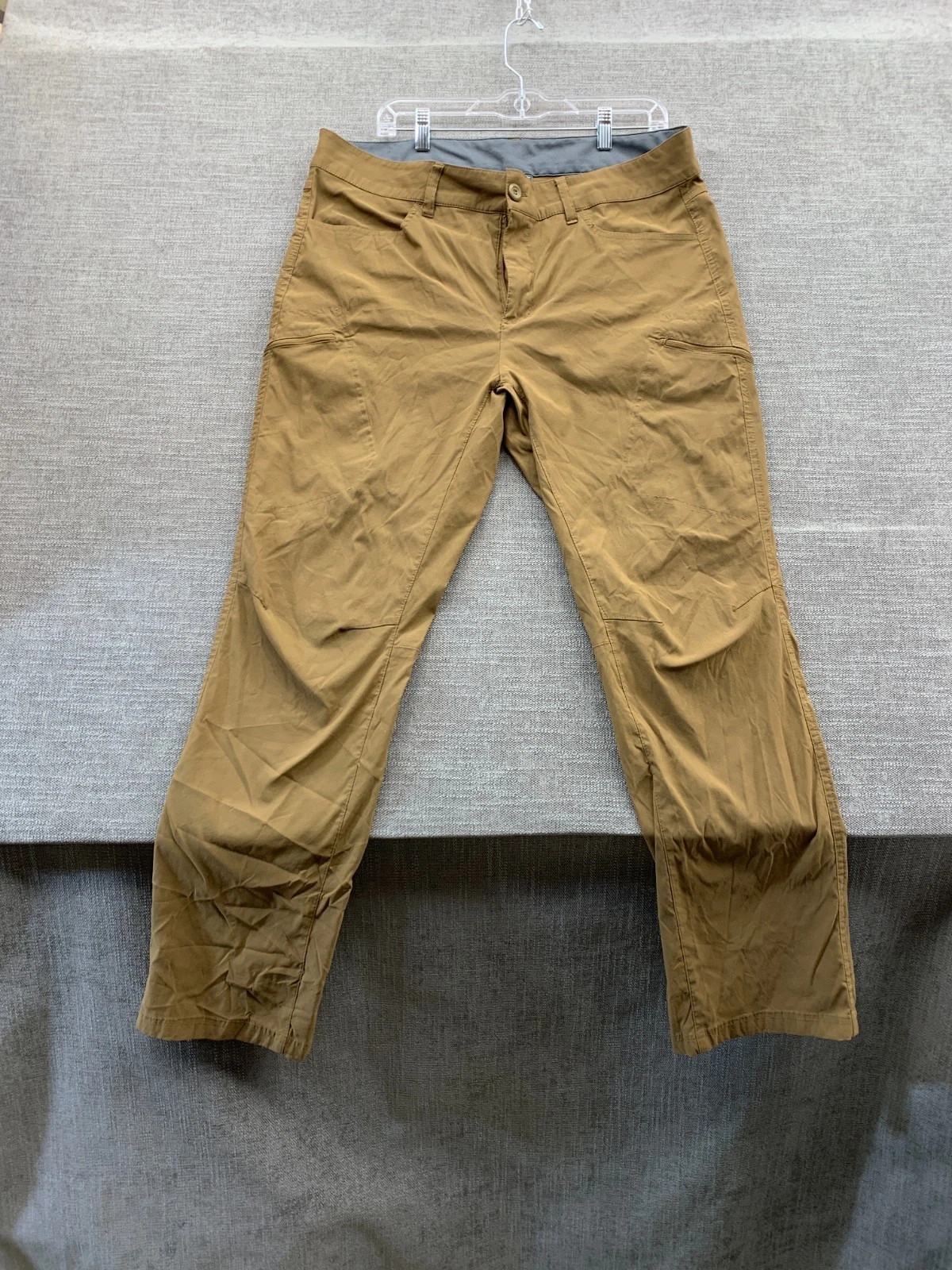 Eddie Bauer Straight Pants Mens 38x32 Khaki Flat Front Mid Rise Outdoor Hiking