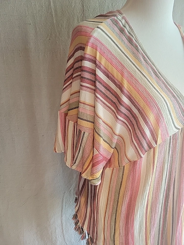 JOLI America Mujer S Borlas Cuello en V Top y Gris Usable Pantalones Cortos Acampanados Foto 3 de 4