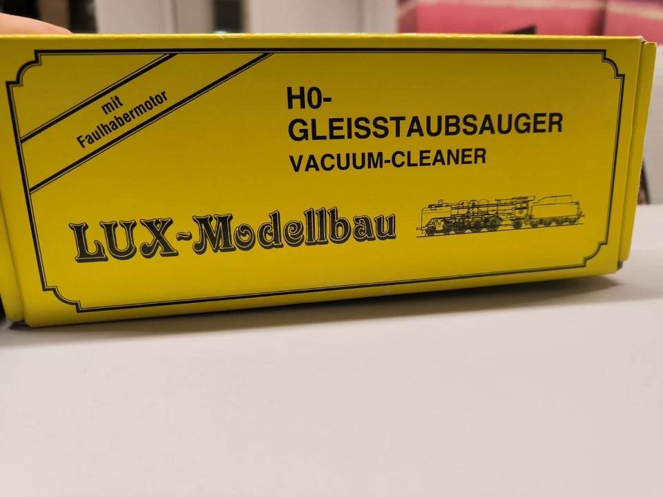 Lux H0 Gleisstaubsauger Nr. 8810