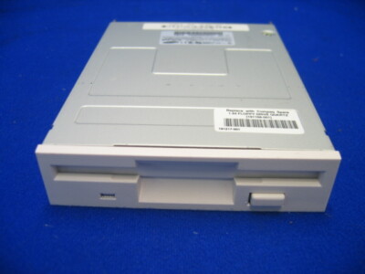 Samsung SFD-321B/LCP1 3.5 Inch Floppy Disk Drive White Bezel