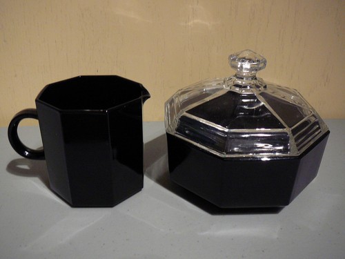 Arcoroc Octime Black Glass Cream & Coverd Sugar Bowl - 第 1/13 張圖片