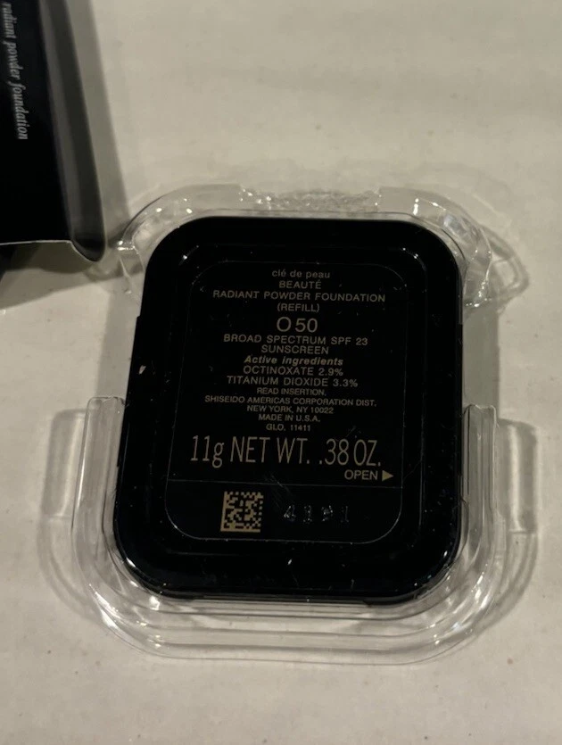 Base en polvo radiante Cle De Peau FPS 23 recarga O50 ~ tamaño 11 g / 0,38 OZ Foto 2 de 4