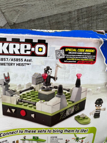 KRE-O CityVille Invasion: Friedhof Raub Set - 55 Teile - Großpackung