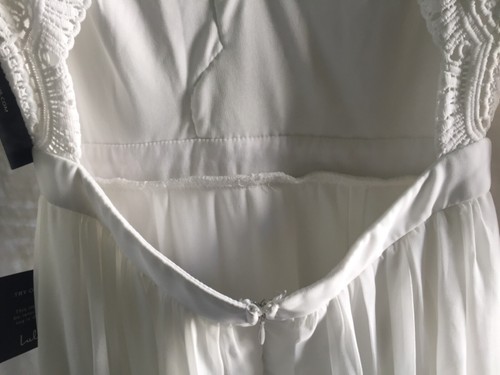 LULUS NWT White crochet lace OPEN BACK gown size Med - Picture 7 of 12