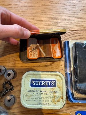 Vintage Nähset Sammlung Dosen Klöppeln Faden Wolle Sucrets Gee's Linctus