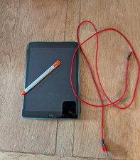 Apple iPad 7th Gen 2019 (MW6E2B/A) Cellular, 128GB - Space Gray with accessories