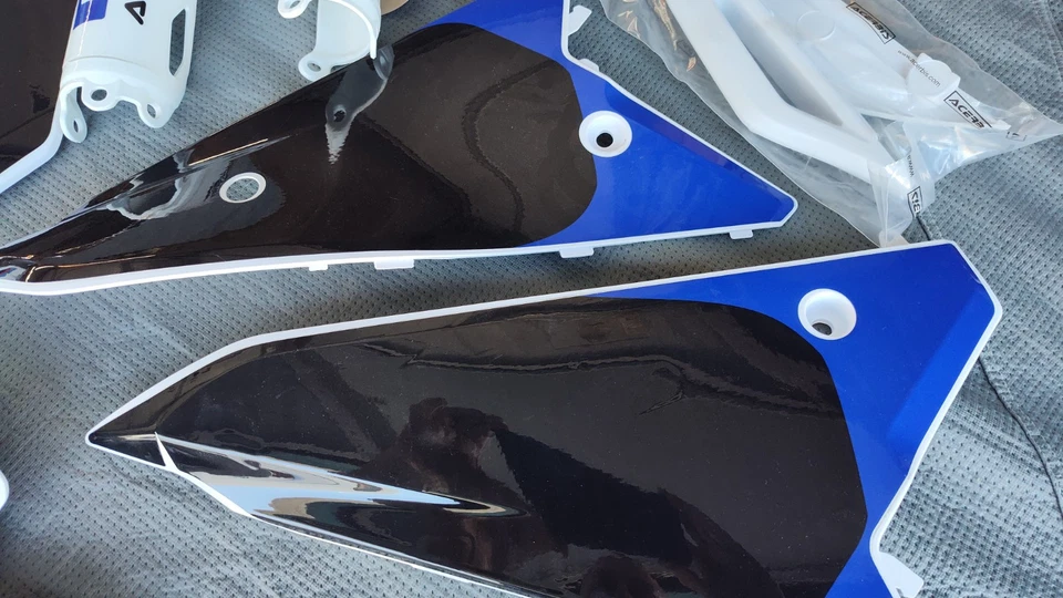 Acerbis Efectos de Fábrica SPLIT FIRE PEAK Retro Blanco Kit Completo Honda CRF250/450 Foto 3 de 4