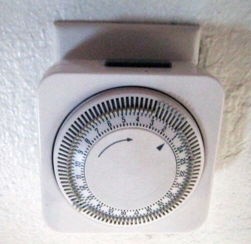 15A 120V 1800W dreht sich automatisch 24-Stunden-Steckuhr mechanischer Innentimer - Bild 4 von 4