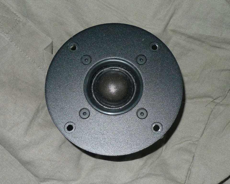Cúpula textil tweeter Scan Speak Classic D2905/970000 1′′, usada pero en perfecto estado Foto 2 de 3