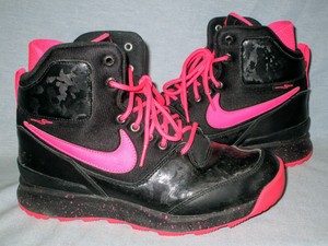 nike acg boots grade school