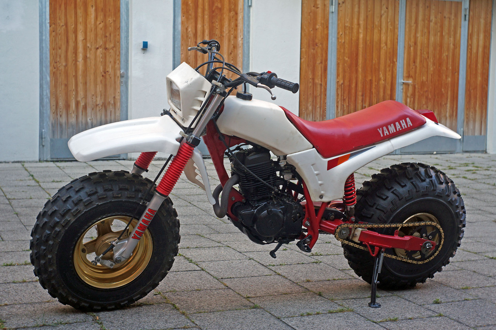 Bild 2 von 12