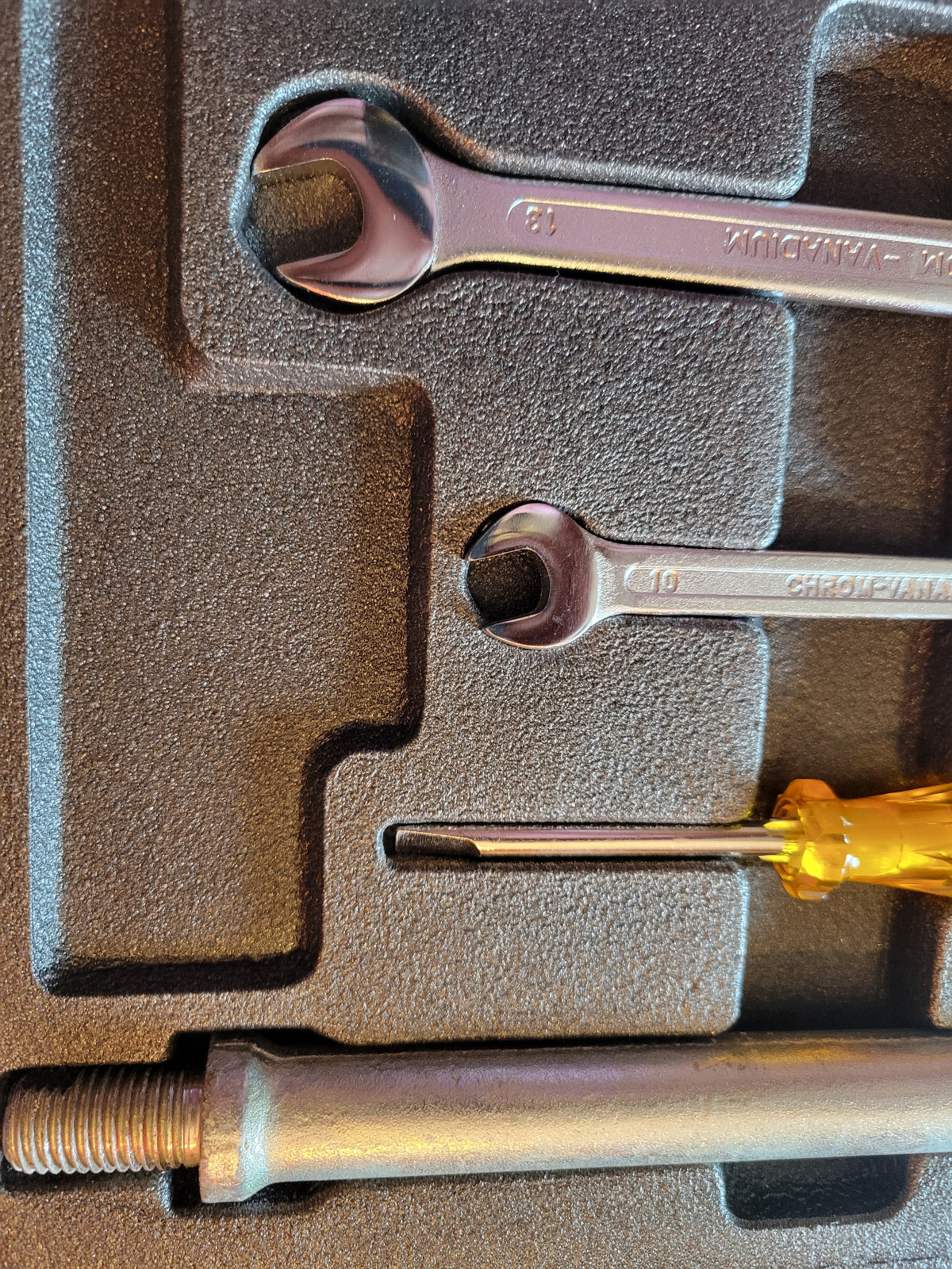 Maserati Quattroporte Tool Kit - P/N 200737 - Complete and Excellent.