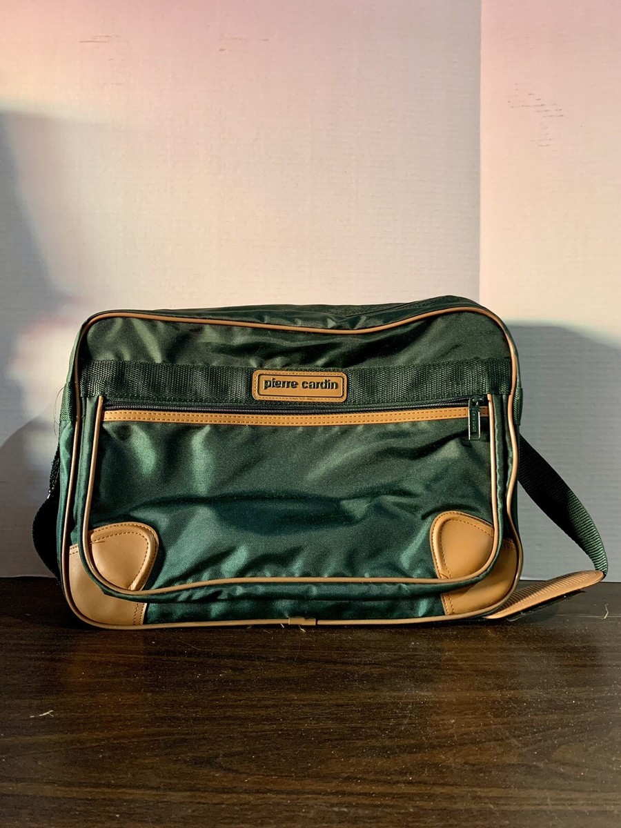 ⭐️超美品pierre cardin グリーンキャリーカート今年モデル Pierre Cardin Green Travel Garment Shoulder Carry Bag Rare VINTAGE
