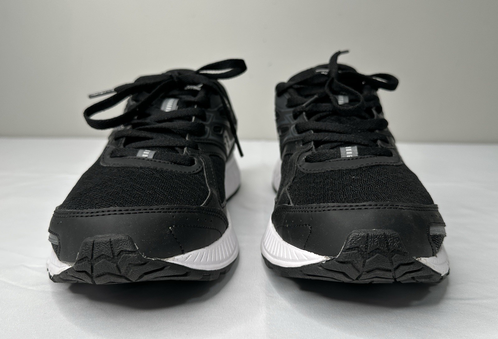 Saucony Cohesion 13 Black White Low Top Running Shoes S10559-1 Women's Size 11 thumbnail 4