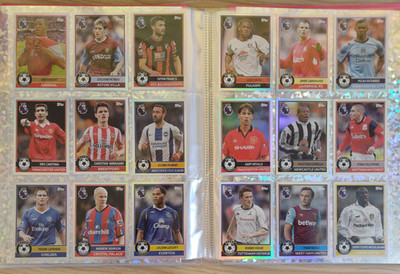 Topps Premier League 2026 - Retro Threads verschiedene (381-400) 2402