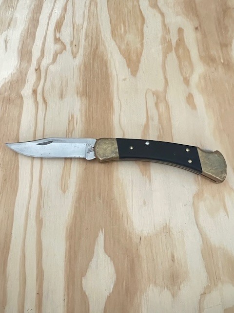 Vintage Buck 110 USA Hunting Folding Pocket knife w/Wood handle -Great condition