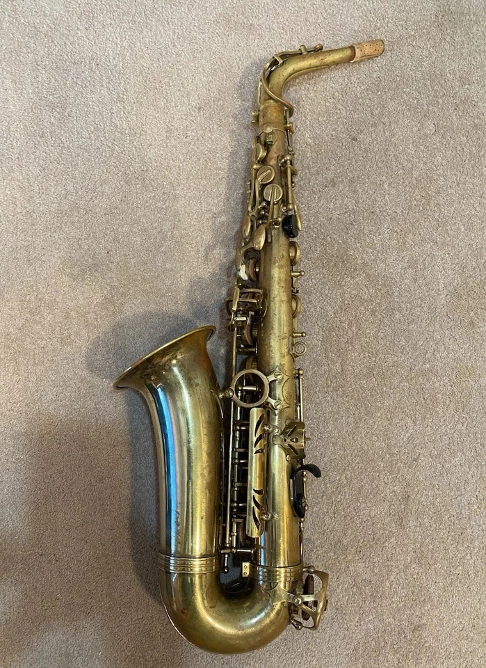 Trevor James The Horn, Alto sax, Unlaquered, Vintage Sax Sound, Lovely Patina. - Image 2 of 4