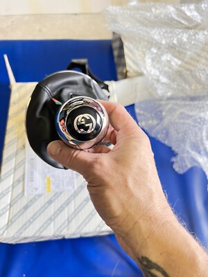 Brand new in box Fiat 500 Gucci 6 Speed Manual Shifter Assembly P
