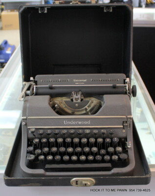 ヴィンテージUnderwood Universal ポータブルタイプライター s-l400.jpg