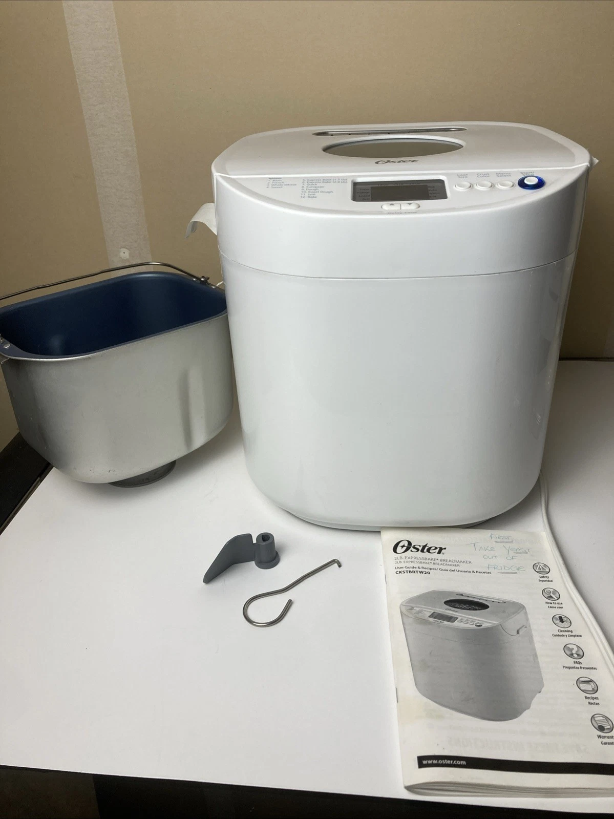 Oster Bread Maker White 2 lbs BM-1 CKSTBRTW20 w/ Manual & All Parts Tested Works