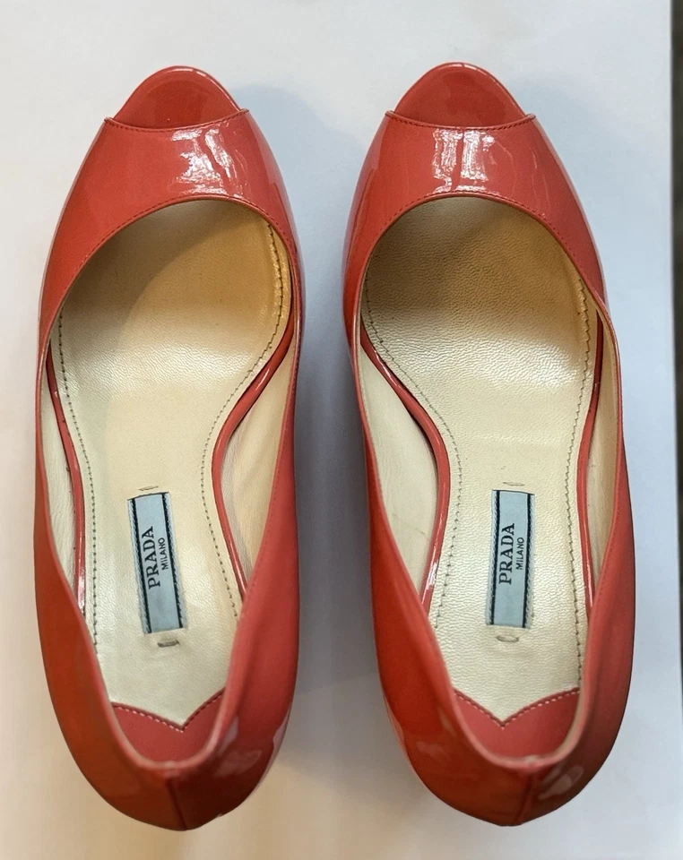 $790 Prada Coral Patente Punta abierta Cuña Plataforma Bombas 37 Foto 4 de 4