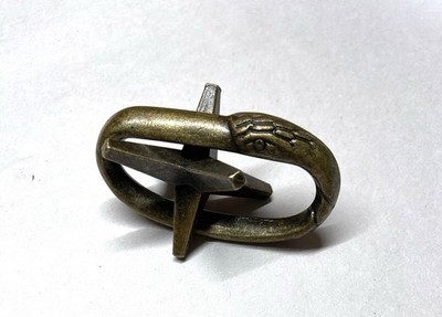 IQ Brain Teaser metal Puzzle- Star/Bird Ring- desk accessory