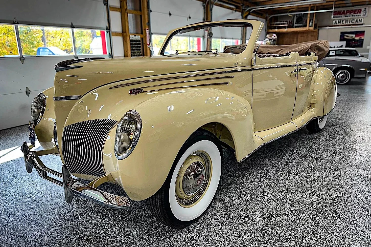 1939 Lincoln Zephyr Is Prime Art-Deco Aero Style