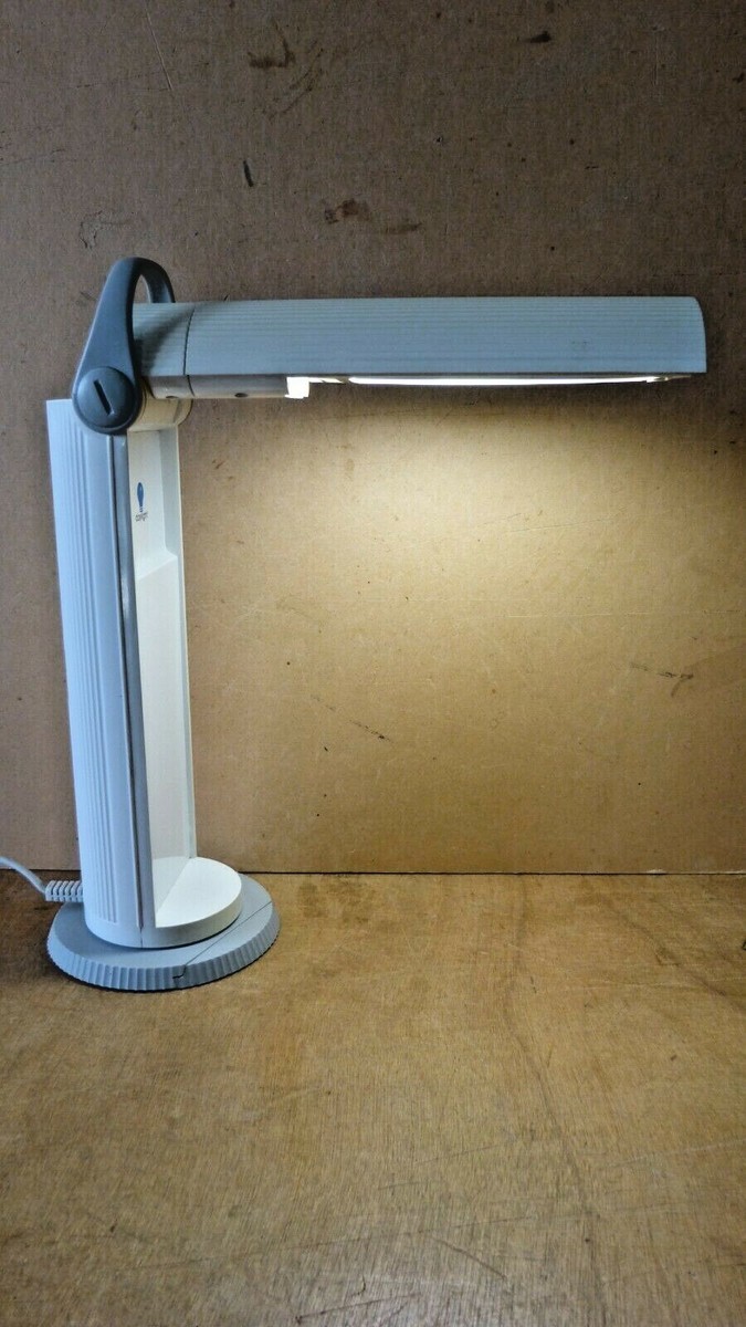 lampe de table orientable CONO en métal de Benny Frandsen - Woud