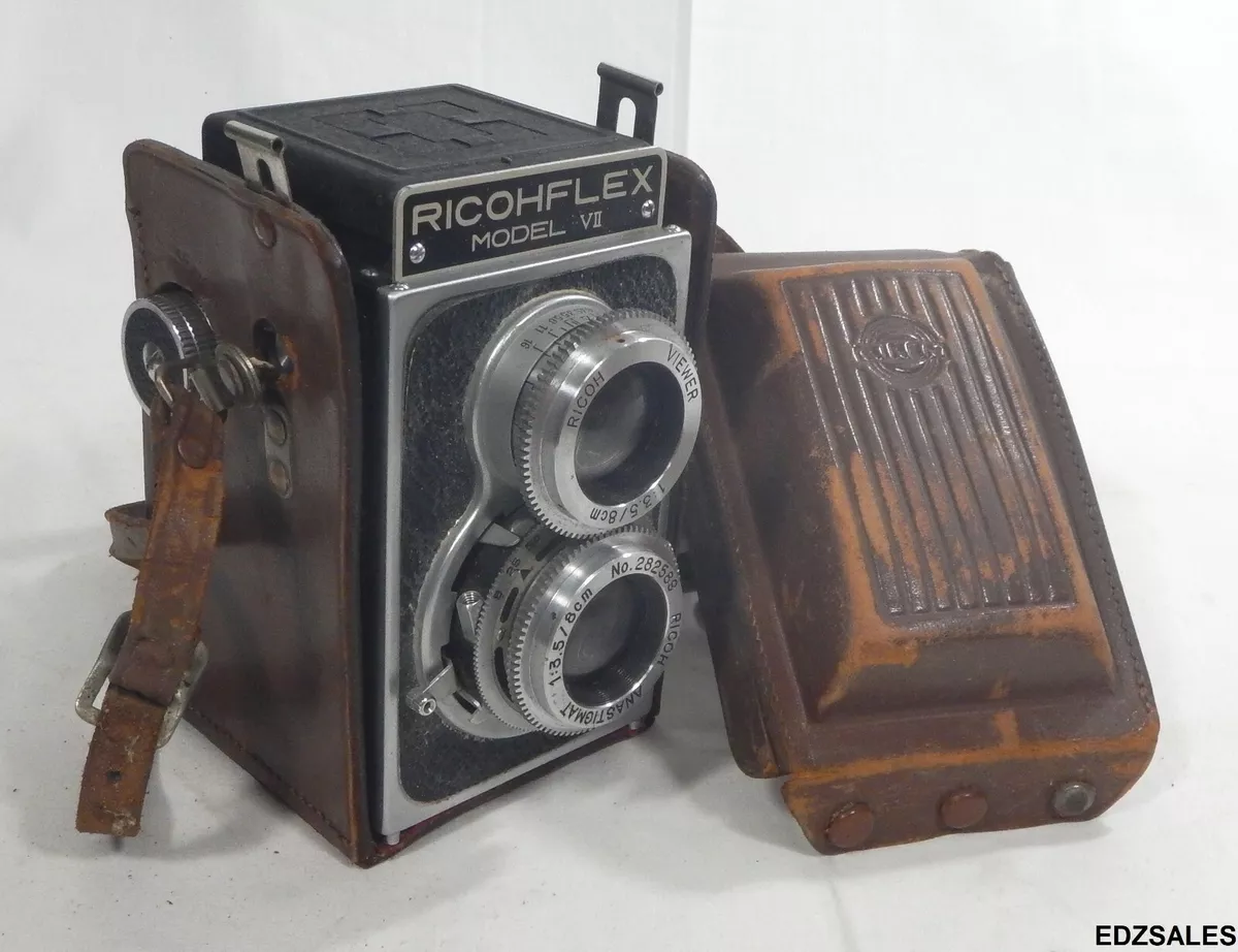 RicohFlex Model VII Anastigmat 80mm F3.5 TLR Camera w/ Case RicohFlex Model VII Anastigmat 80mm F3.5 TLR Camera w/ Case