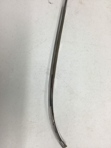 Corvette 1968-1976 windshield reveal molding #3935577 restored, excellent cond. - Picture 4 of 5