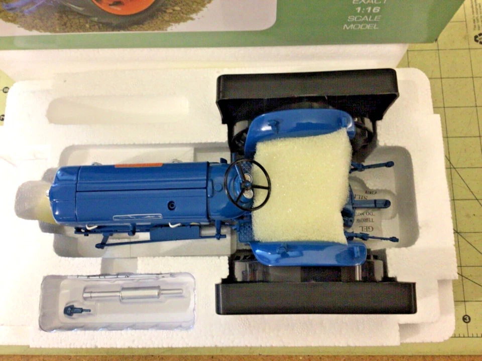 1/16 FORDSON Super Major Narrow Row Crop Version by Universal Hobbies UH - Image 3 of 4