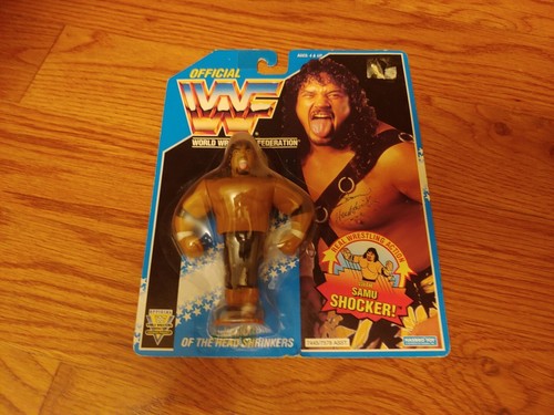 WWF Headshrinkers Samu Shocker! Moc Hasbro World W...