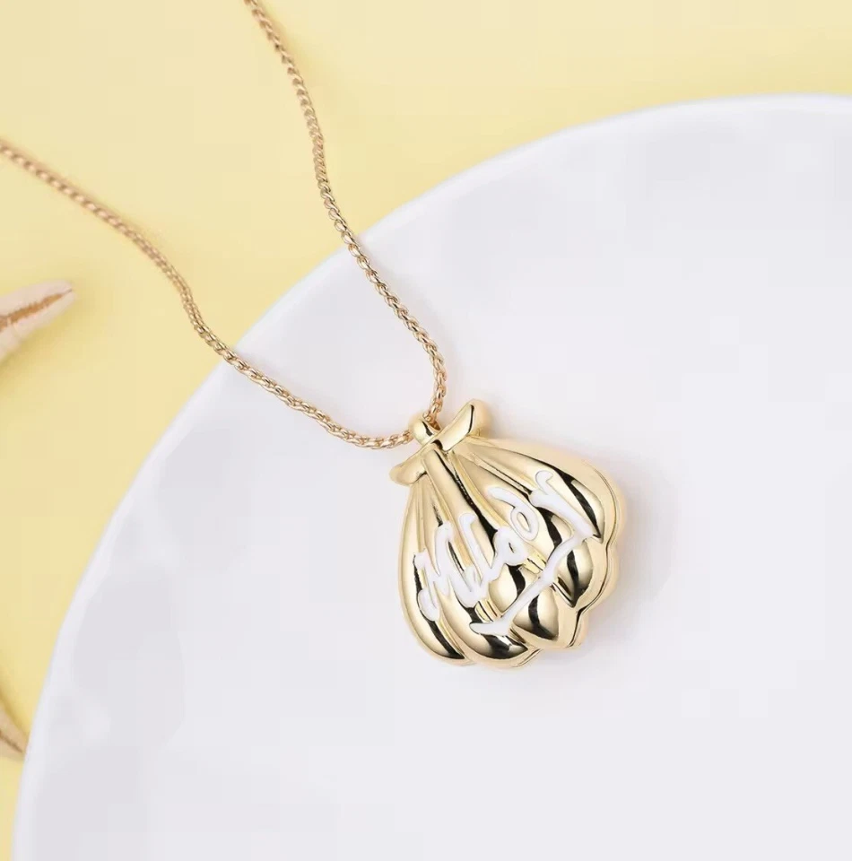 The Little Mermaid: Melody's Necklace. Gold clam shaped lock. Ariel Eric - Image 3 of 4